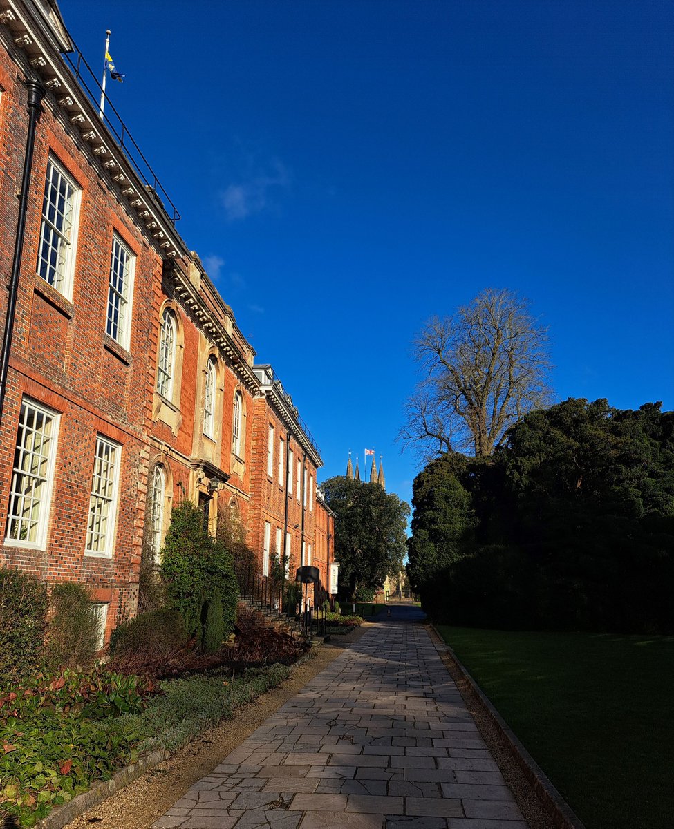 A glorious sunny day at the College today ☀️