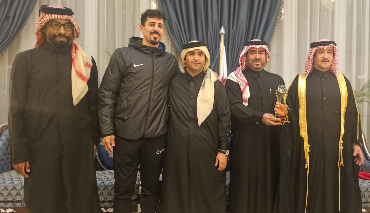 ALIHALSADA's tweet photo. سعدت باستضافة الأخ العزيز رئيس نادي الشمال الرياضي السيد إبراهيم بن عبدالله السادة بمجلسنا في مدينة الرويس ومعه الجهاز الفني والإداري وابنائنا من اللاعبين.
#قطر
#الرويس https://t.co/qS5wKwXeKH