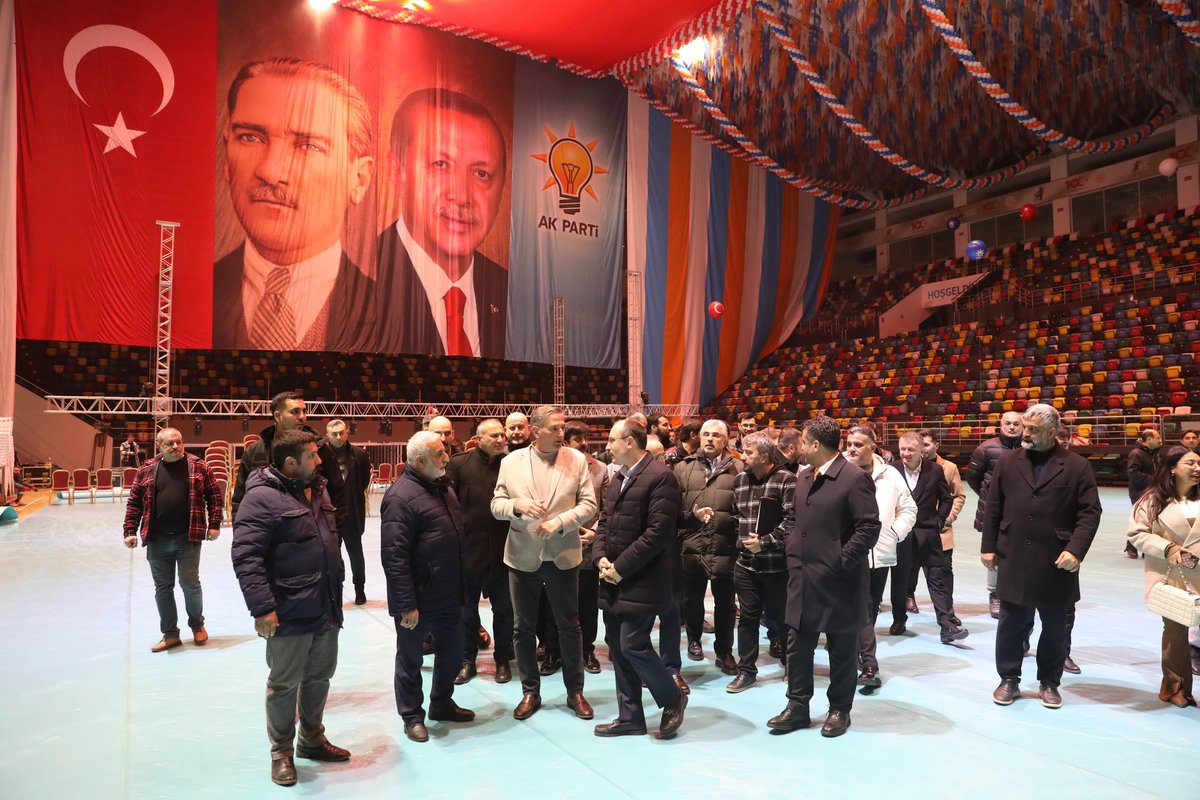 Samsun hazır,
Samsun heyecanlı…
Samsun;
Cumhurbaşkanımızla buluşmak için gün sayıyor!

Cumhurbaşkanımız ve Genel Başkanımız Sayın Recep Tayyip Erdoğan (<a href="/RTErdogan/">Recep Tayyip Erdoğan</a>)’ın teşrifleriyle 4 Ocak Cumartesi günü Yaşar Doğu Kapalı Spor Salonunda gerçekleşecek AK Parti Samsun 8. Olağan İl