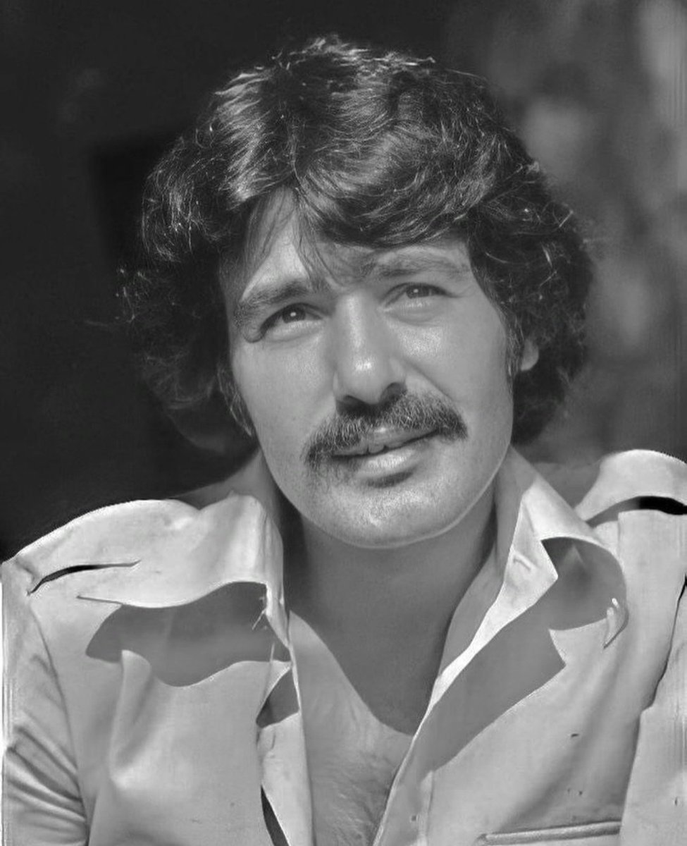 Ferdi Tayfur’a  Allah’tan rahmet, yakınlarına,  sevenlerine başsağlığı dileriz.

Ruhu şad mekanı cennet olsun.
#ferditayfur