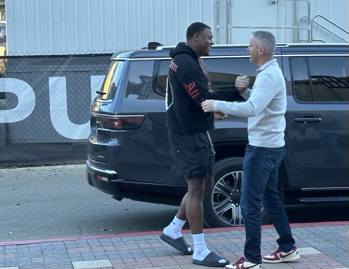 DE transfer Chris Murray from Sam Houston State arrives for his FSU OV.

Noles247.com