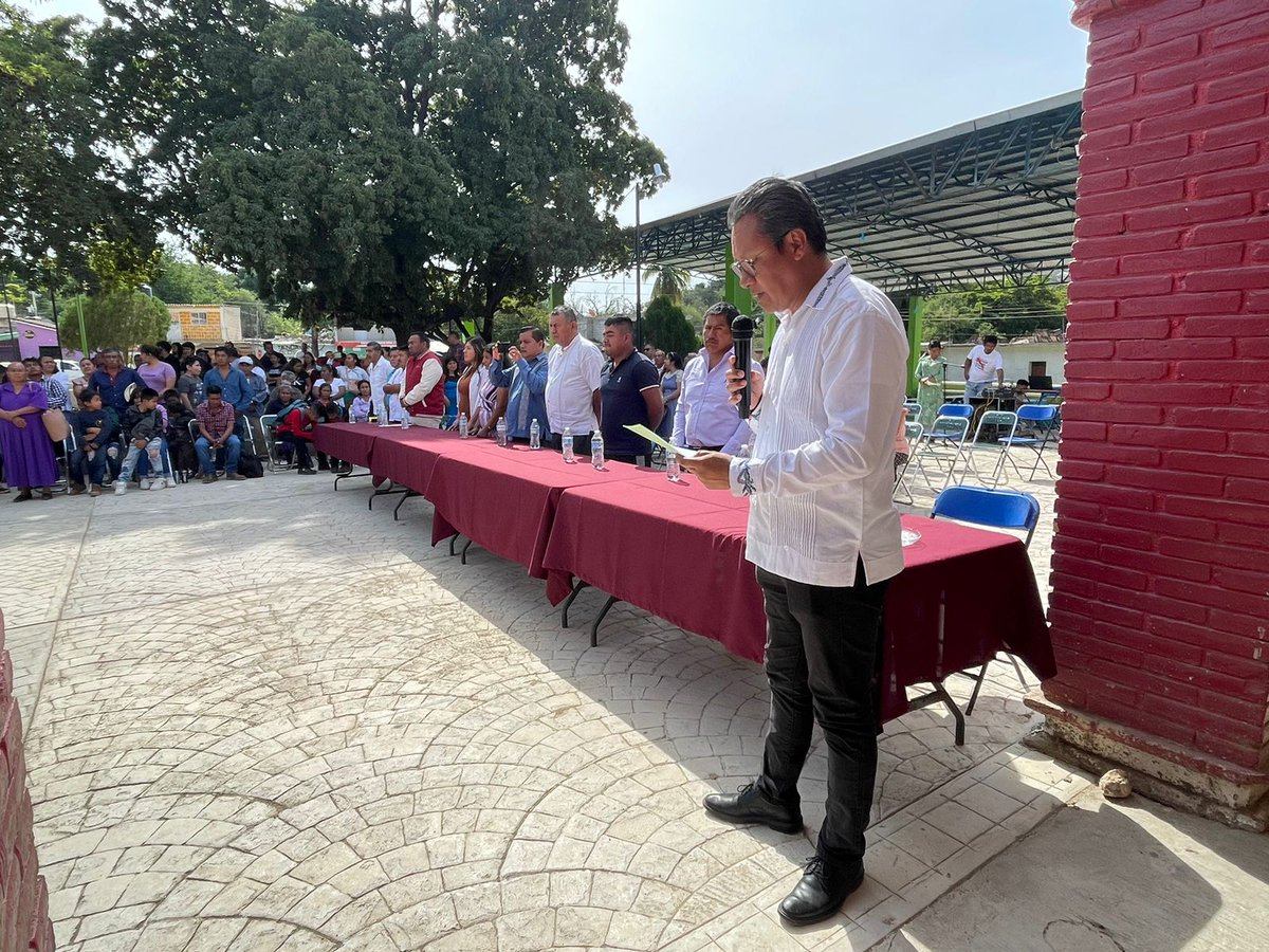 El día de ayer, el Lic. Jacobo Babines, director del #AGEO, tuvo el honor de acompañar a la Mtra. Filiberta Narváez Ferrer en su toma de protesta como presidenta municipal de #SantaMaríaTecomavaca.