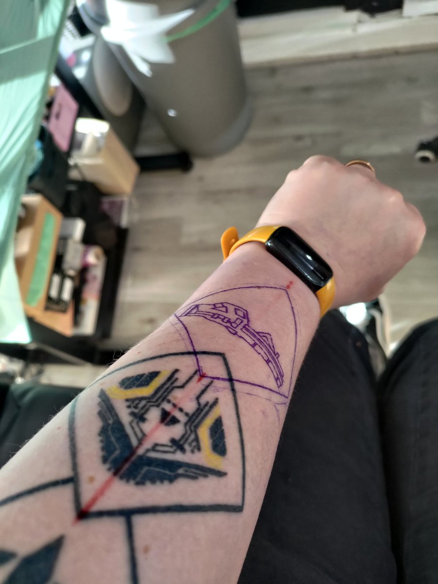 CSSPrincess's tweet image. girl with a Havoc tattoo

#ApexLegends @PlayApex @IamHurtReynolds @EricCanavese