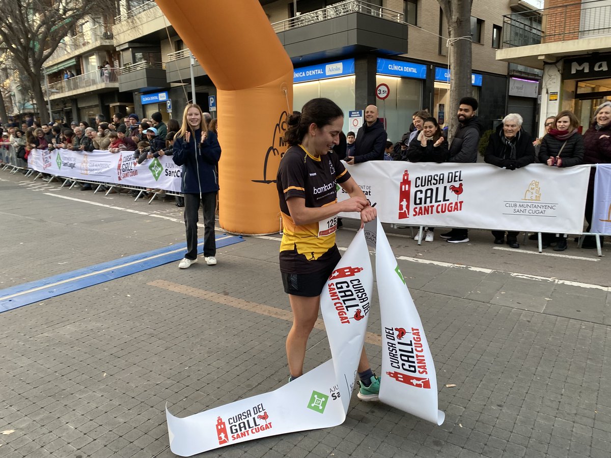 SantCugatCreix's tweet photo. 🏃 @pepercde i Carla Ràfols s'enduen la 4a Cursa del Gall, amb la coorganització del @clubmuntanyenc i l' @ajsantcugat i la  participació de 1.305 atletes.

🔗 https://t.co/xAbJSabton .

#SantCugat @mimabo58 @salaricu @CortesXavier @manelis01 @quino_hernandez @Hospital_HUGC https://t.co/l1bC1BgYb6