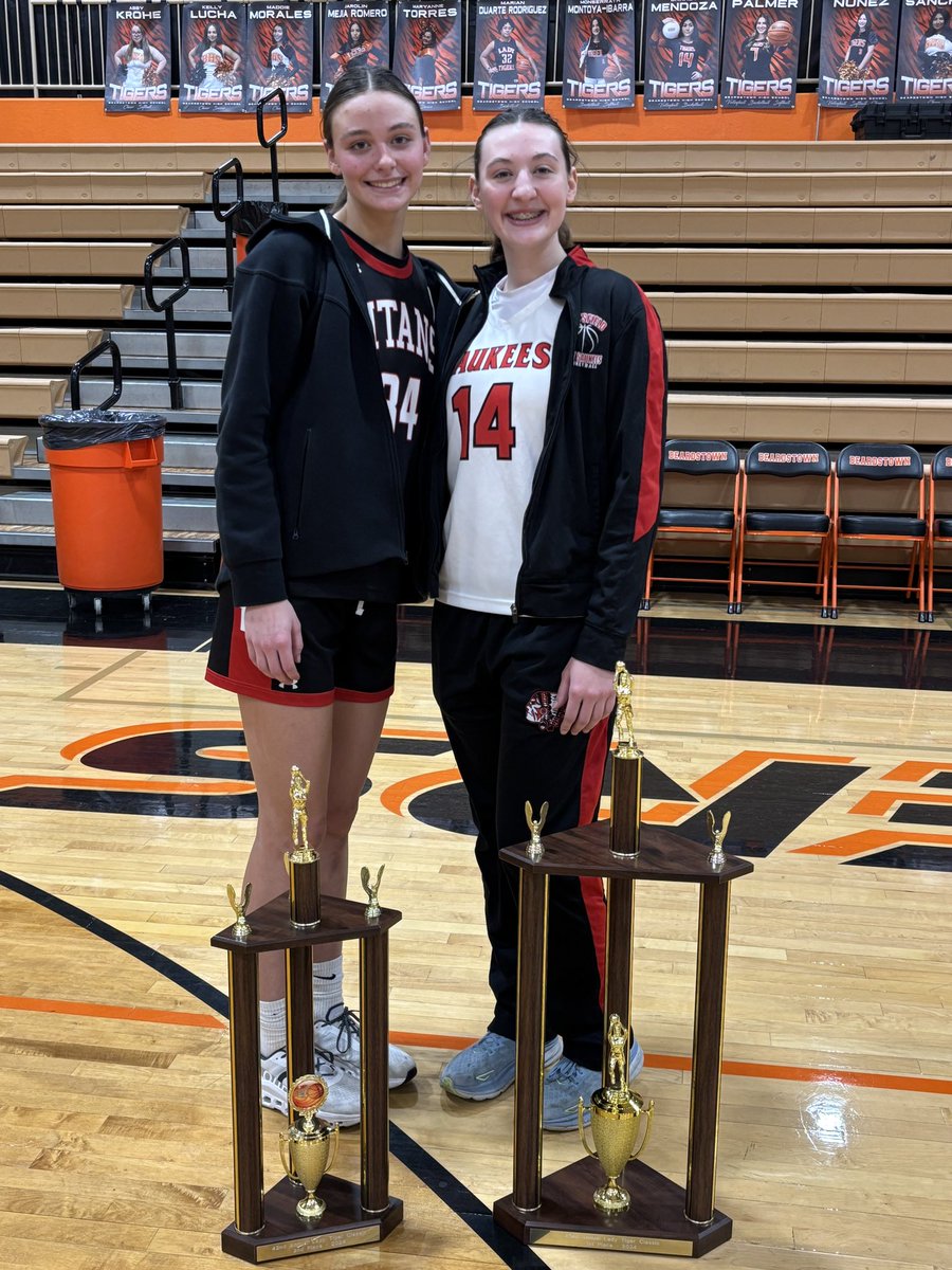 Mr. and Mrs. 25/8 tweet media