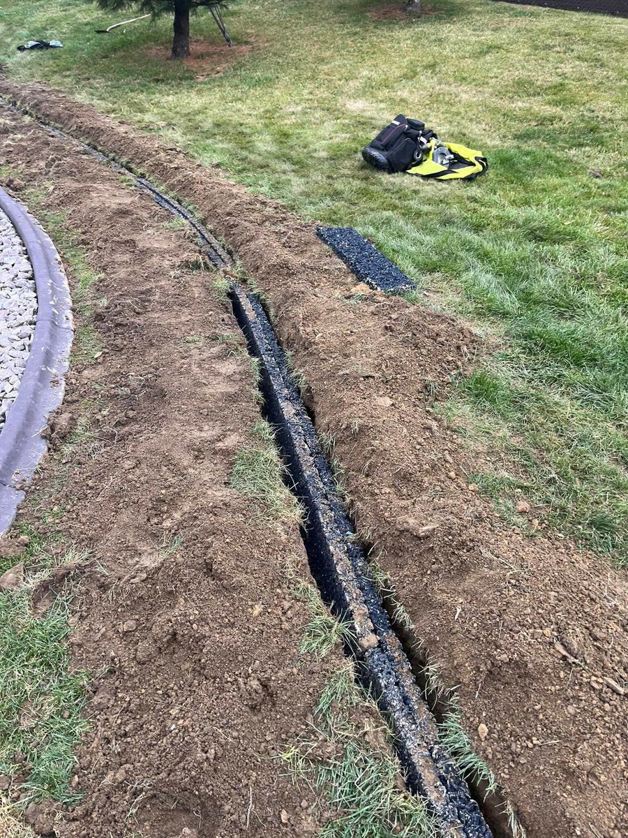 No heavy equipment? No problem! HydroBlox installs quickly and easily for all your drainage needs. 🛠️

#EasyInstall #DrainageMadeEasy