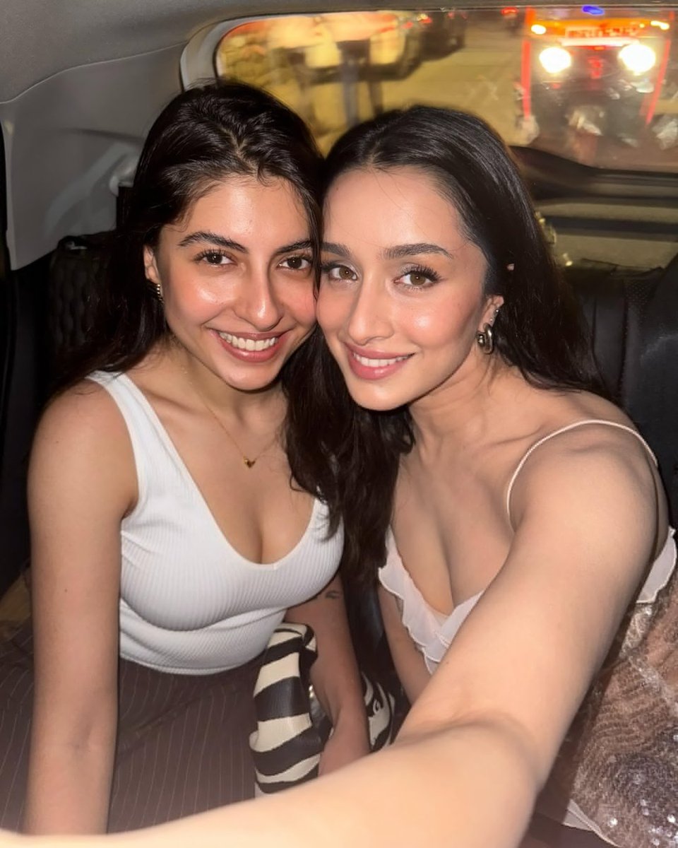 Aditi8882's tweet photo. Cutest #ShraddhaKapoor 😍🥰

#SSMB29 #ChahatPandey #GoodBadUgly #ShahidKapoor #RanveerSingh #Rayan #AkshayKumar #Identity #RamCharan #SkyForce #BB18 #VaadiVaasal #Trisha #RakulPreetSingh #SilambarasanTR #ArjunKapoor #Nayanthara #PoojaHegde https://t.co/EZPHmTCuDD