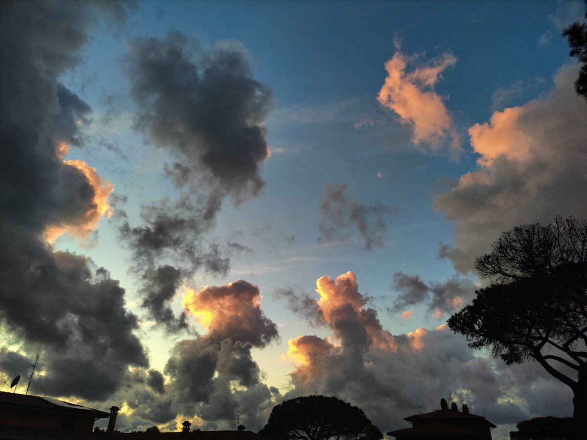 agowitter's tweet image. Skies now @ThePhotoHour @StormHour