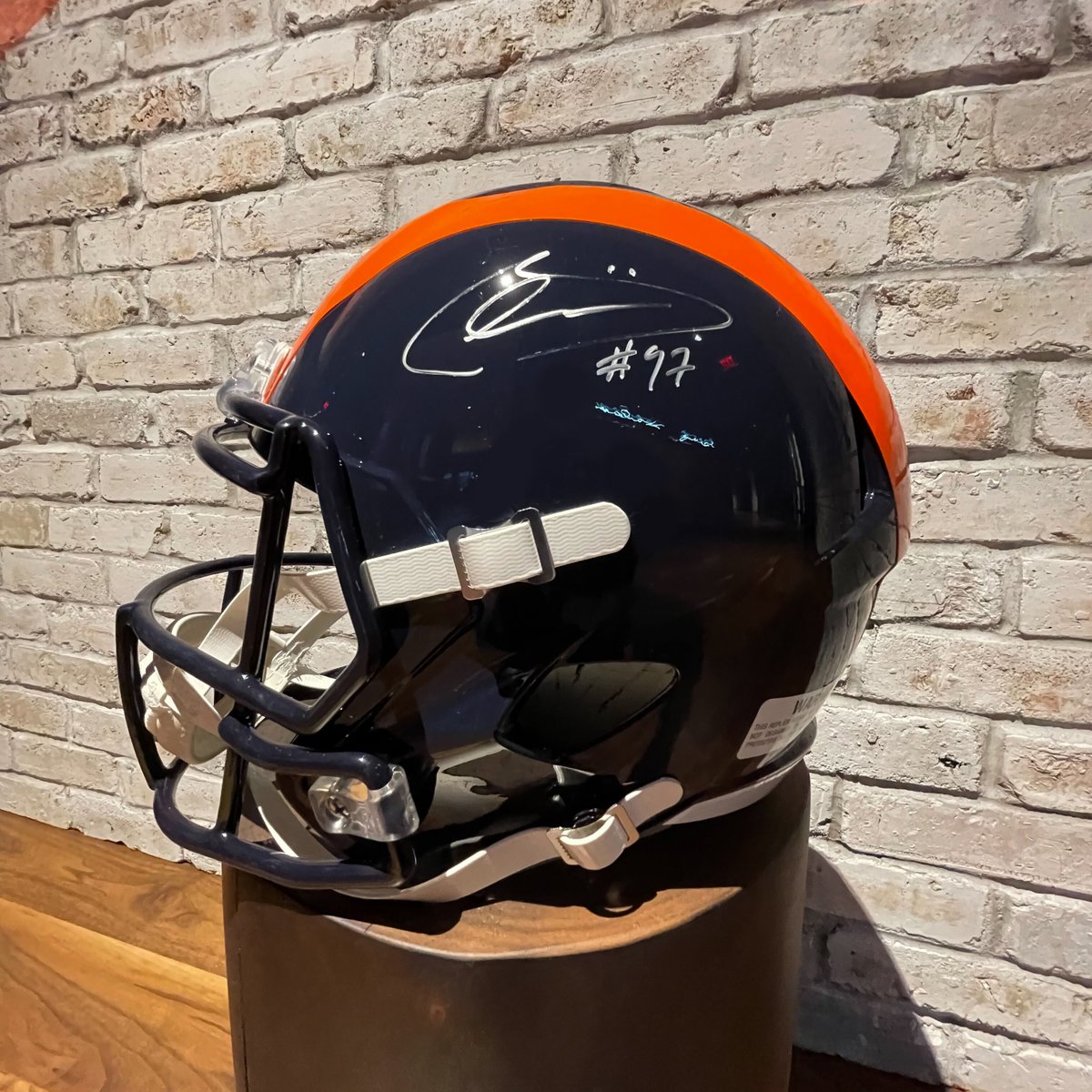 Chicago Bears (@chicagobears) on Twitter photo 🚨 Giveaway Alert 🚨
RT for a chance to win this signed <a href="/BillingsAndrew/">Andrew Billings</a> helmet! #WPMOYChallenge 🚨 Giveaway Alert 🚨
RT for a chance to win this signed <a href="/BillingsAndrew/">Andrew Billings</a> helmet! #WPMOYChallenge