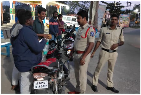 MalkajgiriCop's tweet photo. 👮‍♂️ Ensuring Your Safety! 👮‍♂️
#RachakondaPolice conducted thorough #vehicle_checkings at various locations within the commissionerate as part of enhanced #security_measures.
These proactive checks aim to ensure, curb illegal activities, and maintain #law_and_order.

#RachakondaPolice 
#SafetyFirst #wearehereforyou