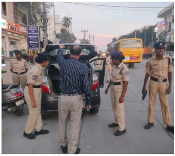 MalkajgiriCop's tweet photo. 👮‍♂️ Ensuring Your Safety! 👮‍♂️
#RachakondaPolice conducted thorough #vehicle_checkings at various locations within the commissionerate as part of enhanced #security_measures.
These proactive checks aim to ensure, curb illegal activities, and maintain #law_and_order.

#RachakondaPolice 
#SafetyFirst #wearehereforyou