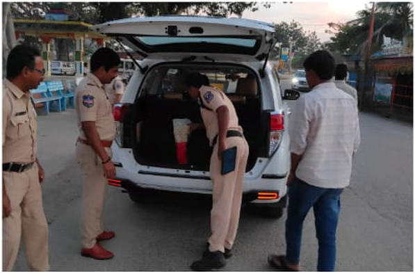 MalkajgiriCop's tweet photo. 👮‍♂️ Ensuring Your Safety! 👮‍♂️
#RachakondaPolice conducted thorough #vehicle_checkings at various locations within the commissionerate as part of enhanced #security_measures.
These proactive checks aim to ensure, curb illegal activities, and maintain #law_and_order.

#RachakondaPolice 
#SafetyFirst #wearehereforyou