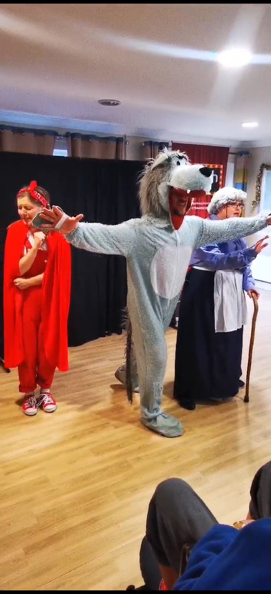 futurecaregroup's tweet photo. Panto Magic at Acacia Care Centre! 

What better way to wrap up Christmas than with a fabulous dose of panto magic? Our residents were treated to an excellent performance of Red Riding Hood by the wonderful Rah Rah Theatre Company!

#CareHomesUK #CareHomeChristmas #CareHomeFun https://t.co/bn0da5OAIG