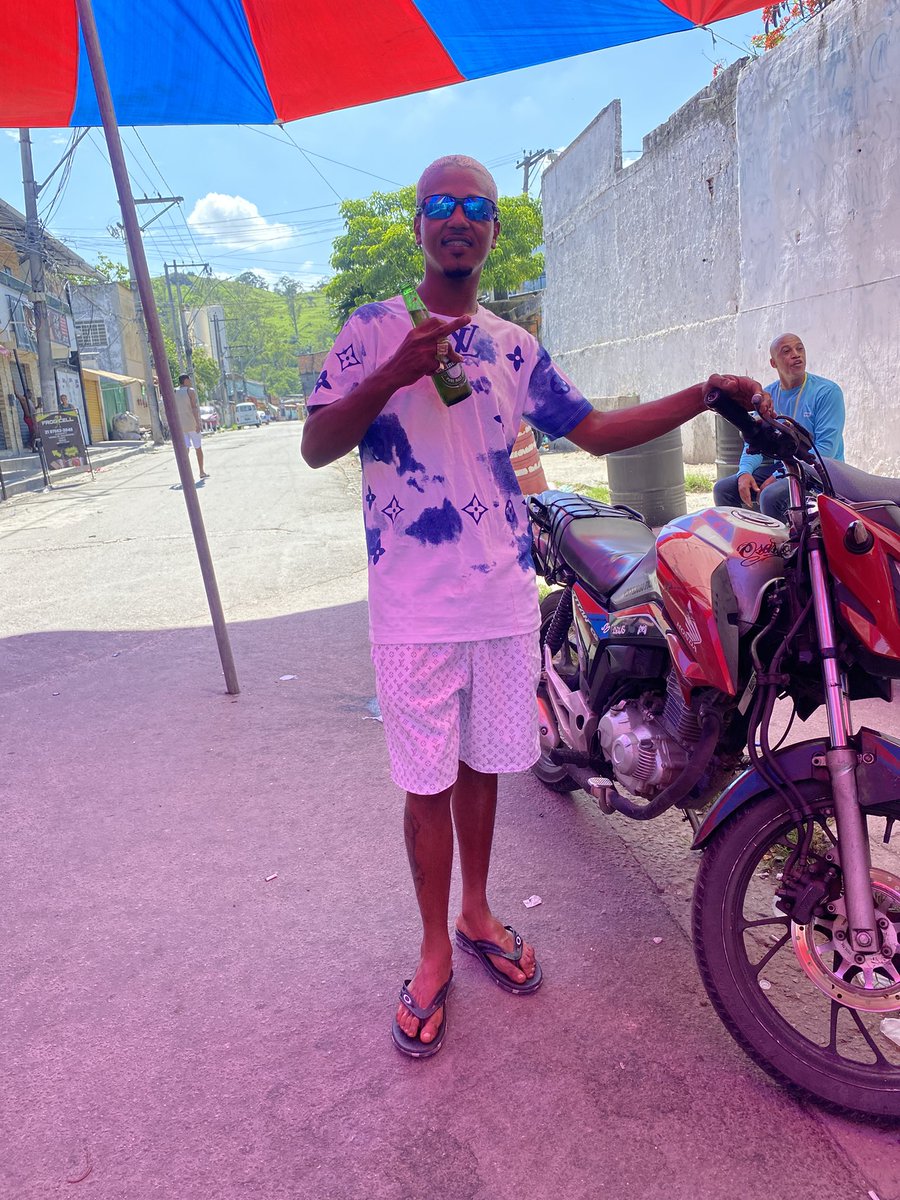 Rg33crj's tweet photo. Gratidão por 2024, pelos aprendizados, pelas conquistas e até pelos desafios. Cada momento contribuiu para o meu crescimento e me preparou para o que está por vir. Que 2025 seja ainda mais incrível!🙏🏾✨ https://t.co/Y8jt8t2mle