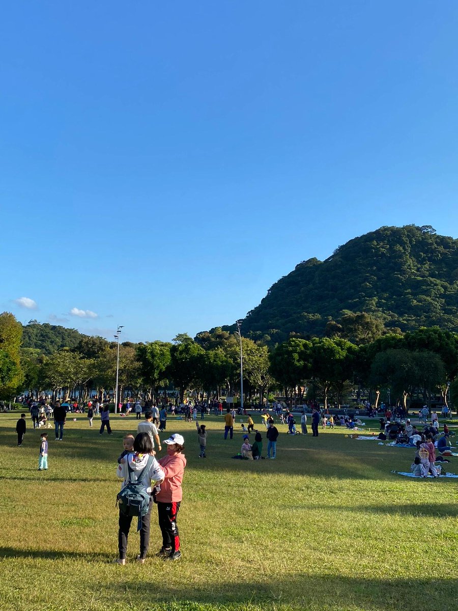 #五大湖公園   今日も公園にはたくさんの人がいます。休暇を楽しんでください☀