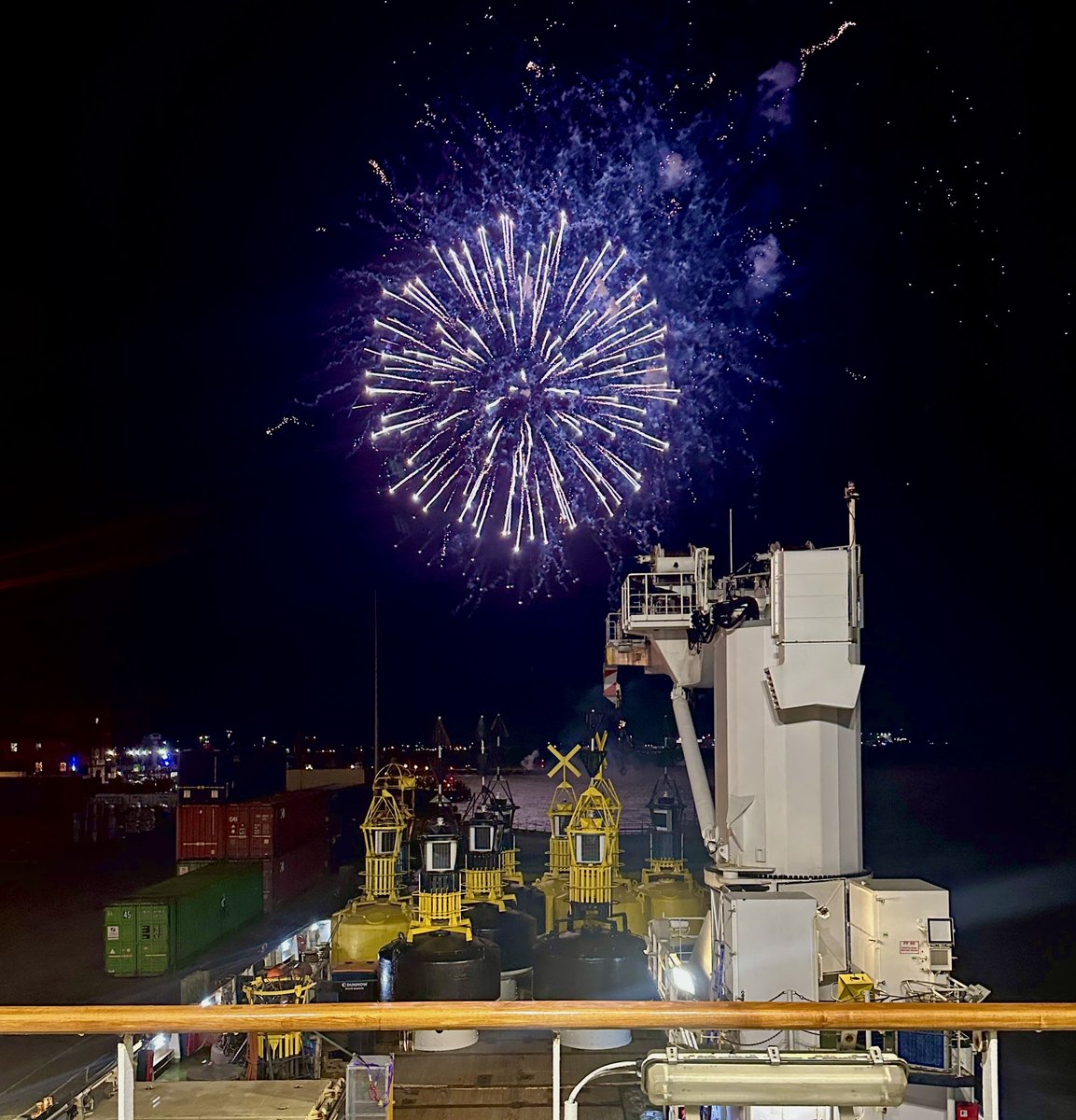 Happy New Year! Trinity House sets sail into 2025, ready for new adventures.
Big thanks to Martin onboard THV Galatea for this cracking shot of fireworks overhead.
#newyear2025 #MaritimeSafety #thvgalatea