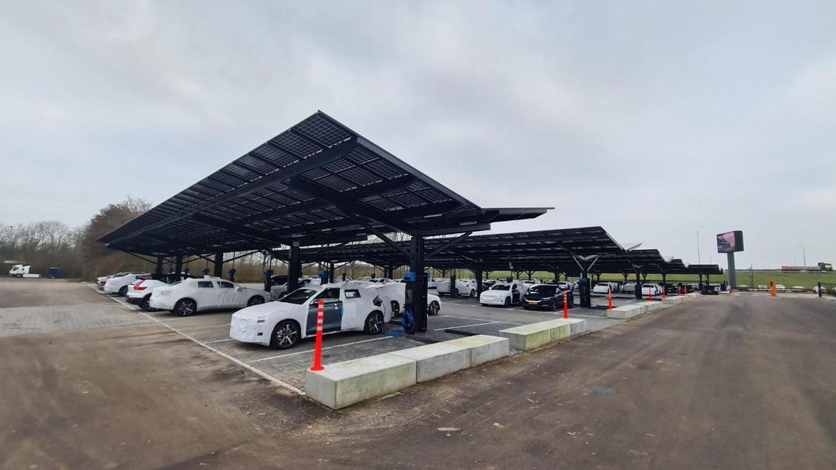 GroenLeven verkoopt zonnecarport-activiteiten | Energeia bit.ly/403nnwu