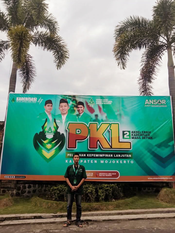 ansor_ranting's tweet image. Selamat Sahabat Imam Choirul 
Telah menyelesaikan kegiatan "PKL 2" 
"AKSELERASI KADERISASI MASA DEPAN"
GP ANSOR MOJOKERTO 
~ 26 - 29 Desember 2024 ~

#Gasss 
#AnsorSatuBarisan 
#BanserSatuKomando 
#RijalulAnsorBersholawat 
#PurwosariBermartabat