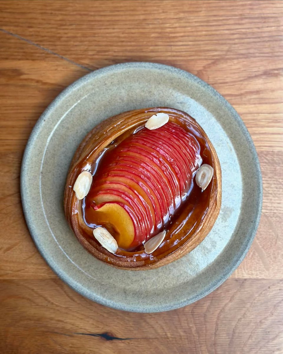 It's Bake Off time with @aromebakerylondon

🍎 Apple Danish with that dreamy Miso Caramel Glaze 

VS

🍓 Strawberry Tart stacked with white chocolate genmaicha ganache, whipped ganache, gariguette strawberries &amp; crispy puffed rice goodness 

Team Apple or Team Strawberry?