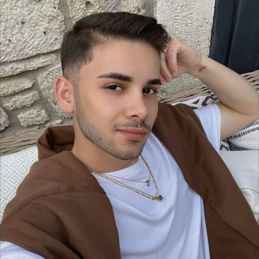 Düzenli görüşebileceğim olgun bir partner arıyorum Full Pasifim aktif olgun beyleri mesaja bekliyorum ❤️ #gay #gayturk #aktif #pasif #olgun #istanbulgay #izmirgay #bursagay #antalyagay #LGBT #türkgay #olgunpartner #sikiciaktif