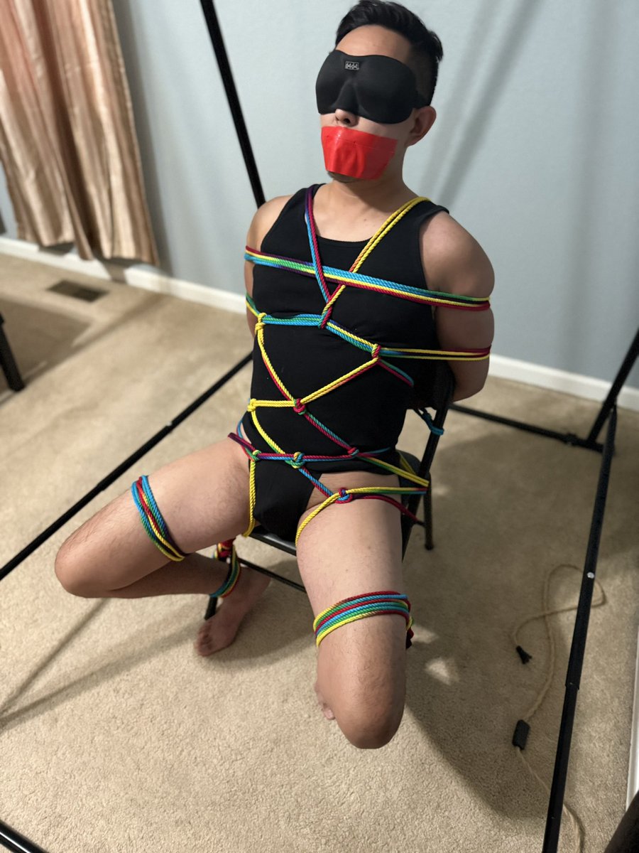 New year, same ol’ kinks. Happy new year everyone! Looking forward to more kinky adventures in 2025 🪢😈