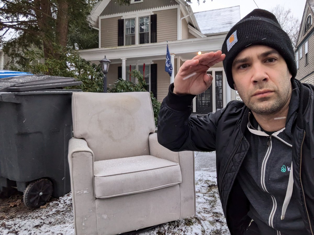 mikemikemac's tweet image. After nearly 9 years of service, we salute this rocking chair for giving its absolute all. 

Enjoy your retirement my friend