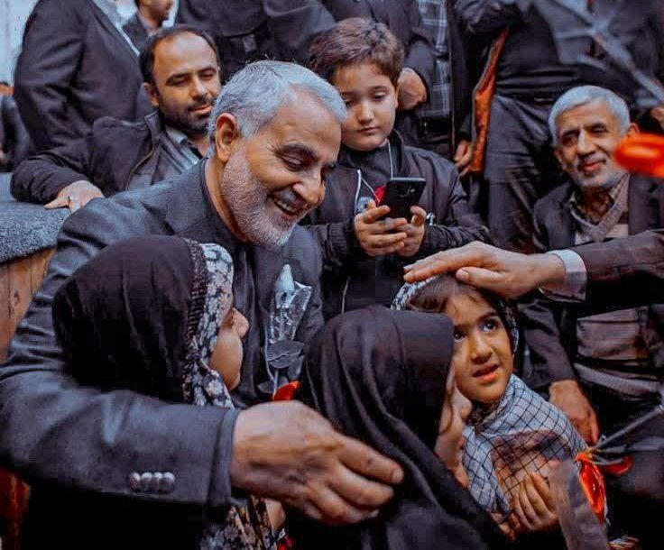 ما از نسل مقاومت 
سرباز سرداریم
کوروش زمانه ی ما روحت شاد💔

دوستان حمایتاتونو بی پاسخ نمیزارم 🙂🙏 
#فالوبک_تضمینی 
#سردار_دلها