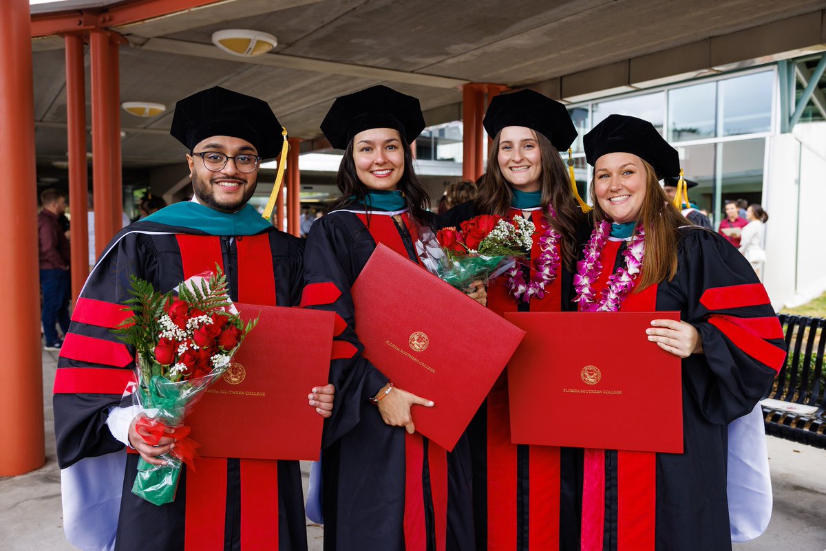 Winter 2024 Commencement photos just dropped ‼️📣

The full photo gallery is now available: bit.ly/4h0sg0g

Congratulations again to the Class of 2024!