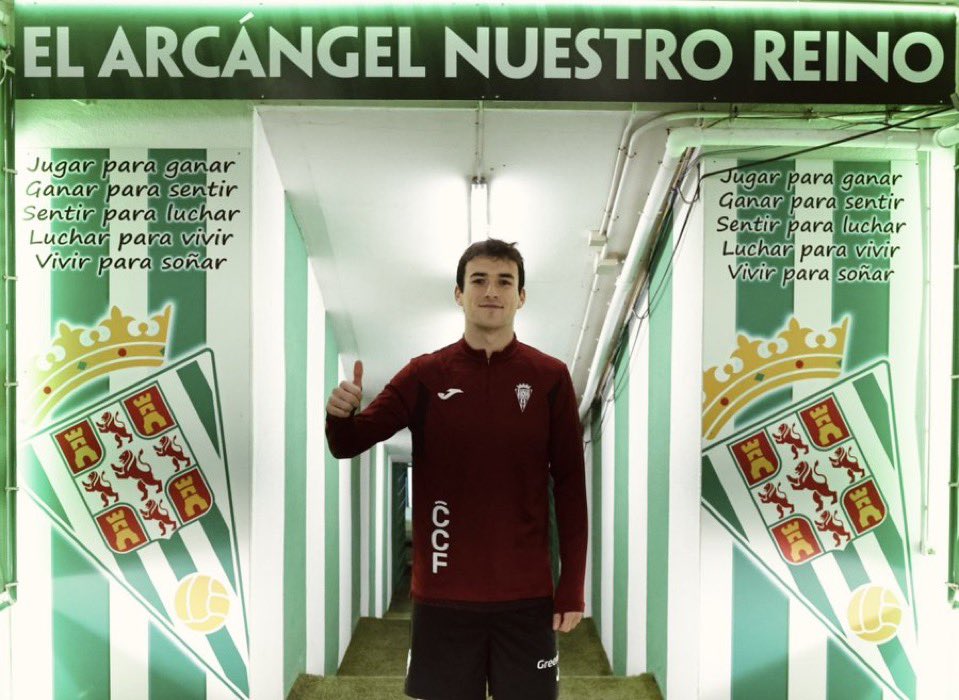 Primer día, feliz de conocer a mis compañeros y con muchas ganas de devolver la confianza !!! ⚪️🟢 A por todas cordobesistas!!💪🏻⚽️