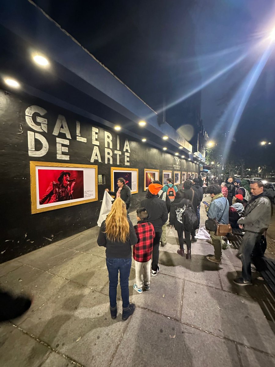 photolivemusic's tweet image. No olviden la muestra fotográfica en @circovolador curadora @NellyRTob trabajo de mis compañeros: @ToniFrancois David Barajas @RachelNitro Adriana Vera @eljuanmerod Enrique Alvarez @PabloTonatiuh @genarodelgado Gracias Héctor Castillo, Director Gral y Fundador del Circo Volador.