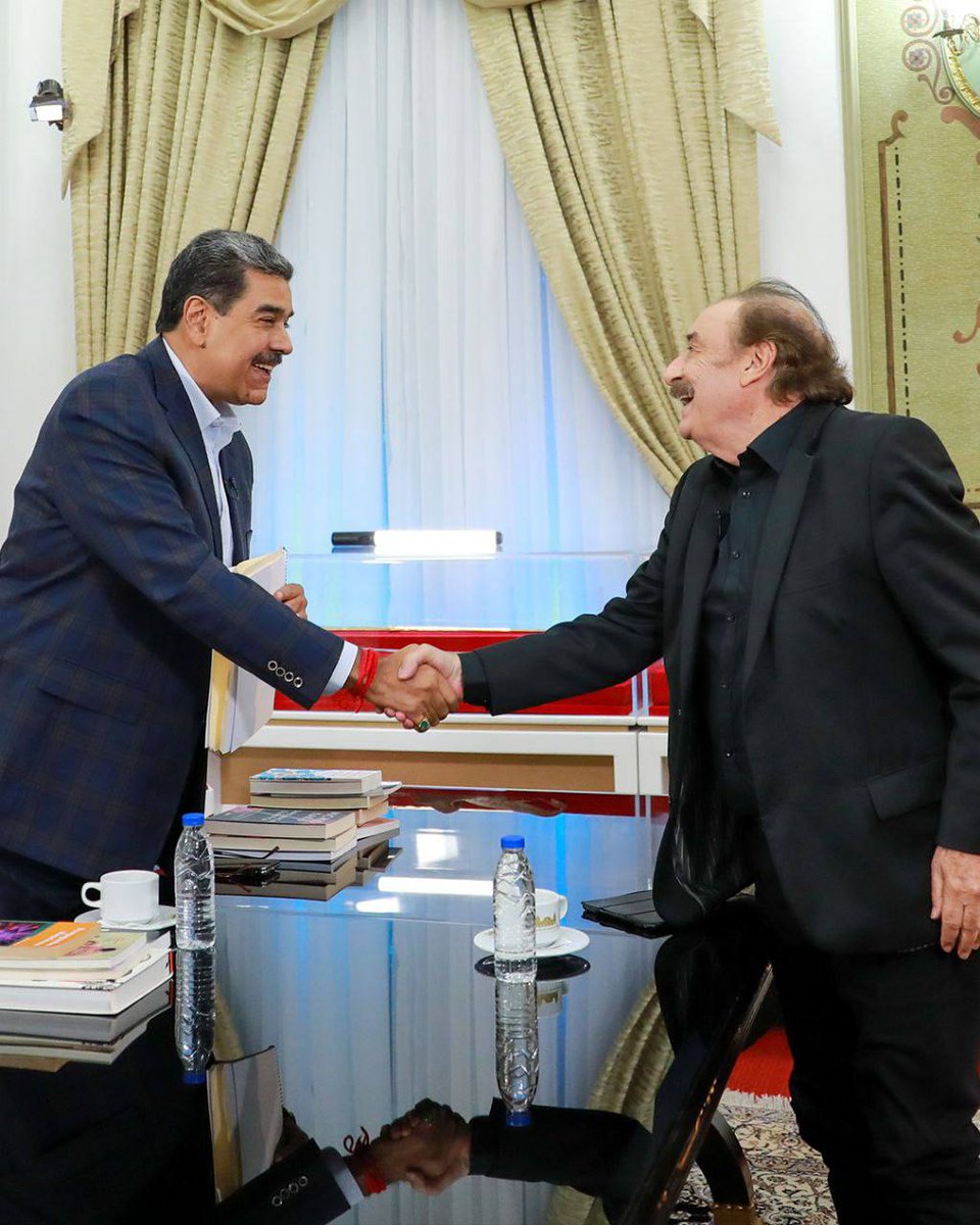 #02Enero
Iniciamos el #AñoNuevo 2025 con la décima transmisión de la Entrevista Especial con Ignacio Ramonet, a quien agradezco por la oportunidad, conversamos sobre todo lo que pasó en el 2024 y de la proyección de este año.  

#cnaeoficial