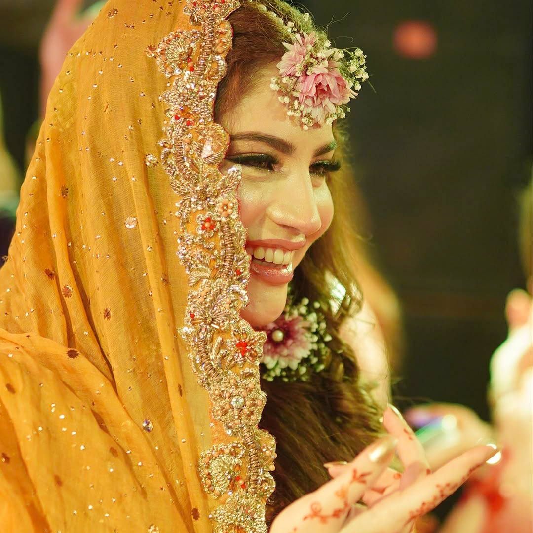 DialoguePak's tweet photo. Giimposes from bride-o-be Neelam Munir's mayoon ceremony
#DialoguePakistan #Pakistani #Actress #NeelamMunir #Mayoon #Ceremony #Giimposes https://t.co/ucoJAlchLf