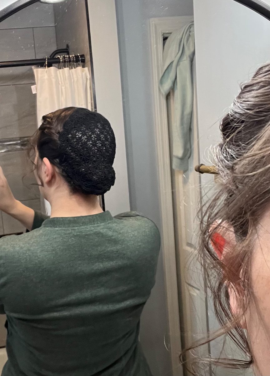 karapifer_CCM's tweet photo. I love it when I pin my hair, place my covering,  and it comes out perfectly the first time lol 😜 https://t.co/YQZVlIIlR2