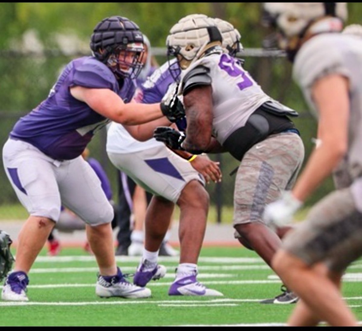 Russell Davis tweet media