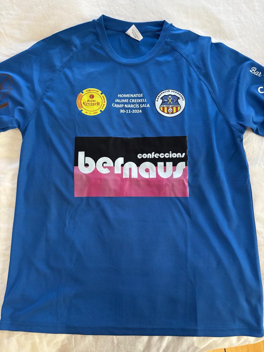 FutbolCat_Radio's tweet image. 🔥 NOU SORTEIG

💣 Comencem l’any de la millor manera! Sortegem 1 samarreta de màniga curta i 3 dessuadores de l’homenatge a Jaume Creixell (@aj_uesa)

👇🏻 Fes RT i comenta alguna de les millors frases o moments més icònics del tigre!🐅

#FutbolCatalàCatRàdio