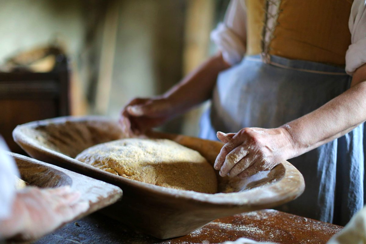 plimothpatuxet's tweet photo. What’s cooking? Cheate bread and butter! Join us on Jan 11, 10 -1pm, and learn to make a hearty 17th-century cheate bread dough and your own butter to go with it.
Learn more: https://t.co/rq4geZsaN3
#PlimothPatuxet #Museums #HistoricCooking #PlymouthMA #visitMA https://t.co/ObsLlBec1s