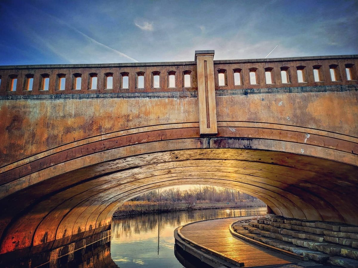 Views from Central Park in <a href="/CityOfCarmelIn/">City of Carmel, IN</a>  👀😍 

📷 by brookeellenfreeman