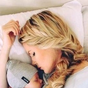 marketingpolit3's tweet image. Processo di #codifica viene influenzato da diversi fattori,le caratteristiche dello stimolo che fattori emotivo-cognitivi-motivazionali;Fase:Ritenzione:fase il ricordo viene consolidato e stabilizzato in 1condizione stabile e a lungo termine #FaseRecupero:il ricordo dalla memoria