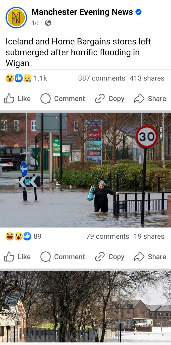 The Good Pie Guide (@thelifeofpies) on Twitter photo That definitely looks like a <a href="/Gallowayspies/">Galloways Bakers</a> bag that lady is carrying. Because NOTHING prevents a Wiganer from getting the pies in 😃 That definitely looks like a <a href="/Gallowayspies/">Galloways Bakers</a> bag that lady is carrying. Because NOTHING prevents a Wiganer from getting the pies in 😃
