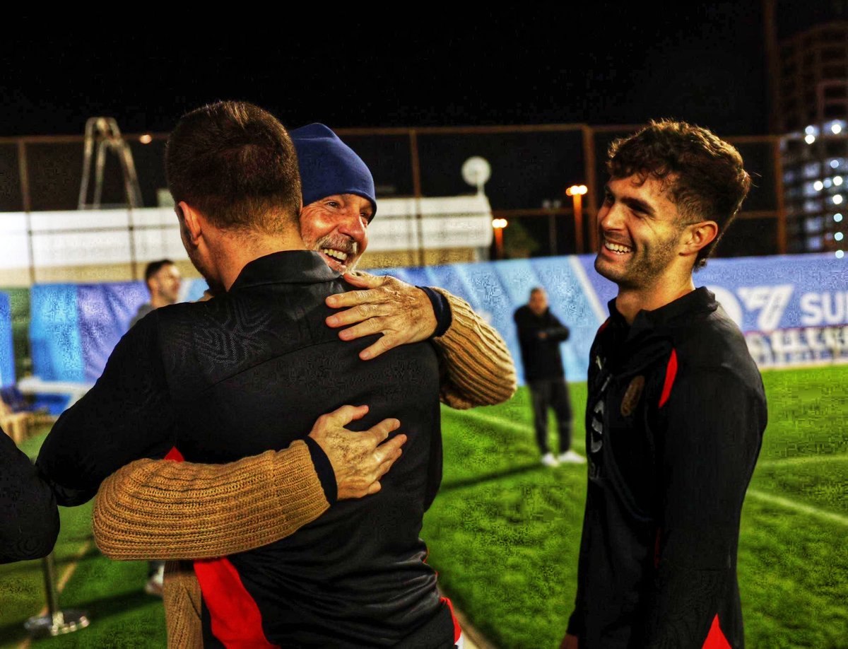 🫂 | Luka Jovic reunited with former #ACMilan coach, Stefano Pioli. 🇷🇸🇮🇹🥹

#⃣ | #SupercoppaItaliana
