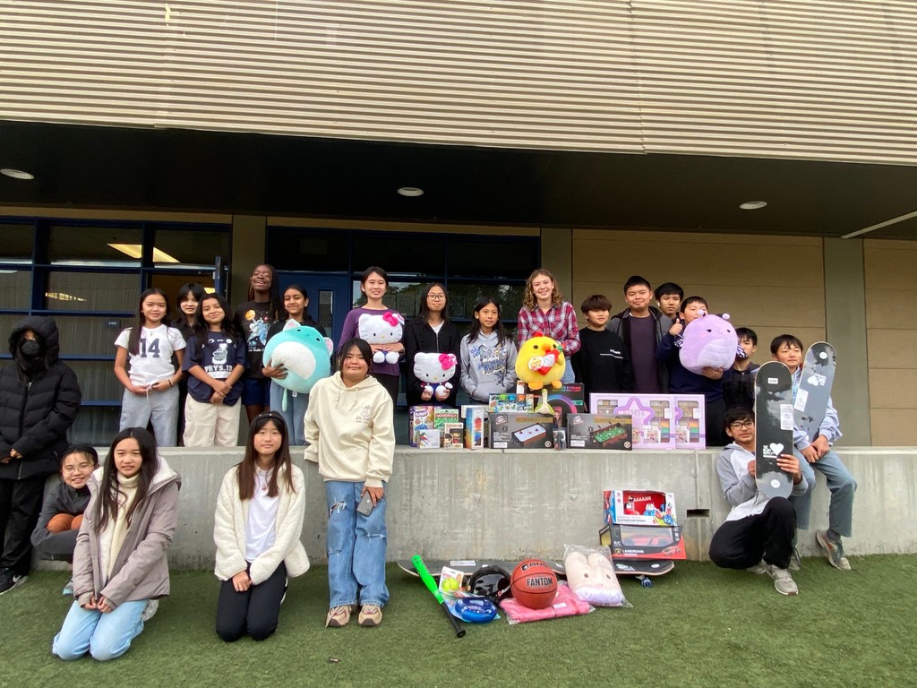 ❤️ Thank you for your generosity this holiday season! Our students received free gifts and LOVED them!