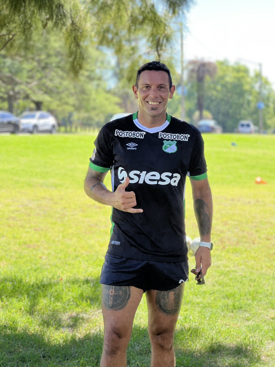 Pa los q me pidieron que entrene con la camiseta del <a href="/AsoDeporCali/">Deportivo Cali</a>  aquí les va la de hoy