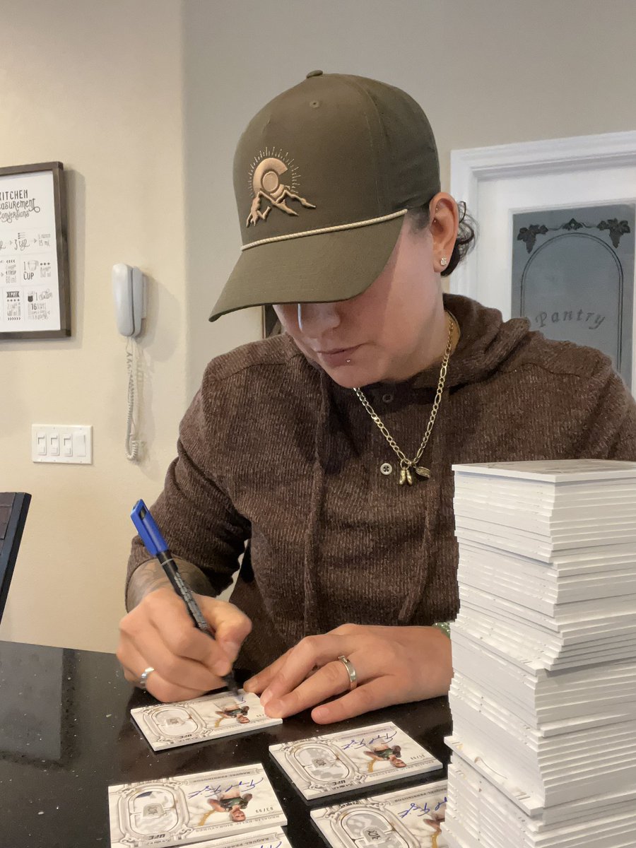 Raquel Pennington tweet media
