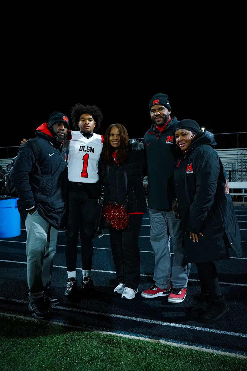 Looking forward to a great 2025! 
God Family Football! 
Happy New Year 🎈