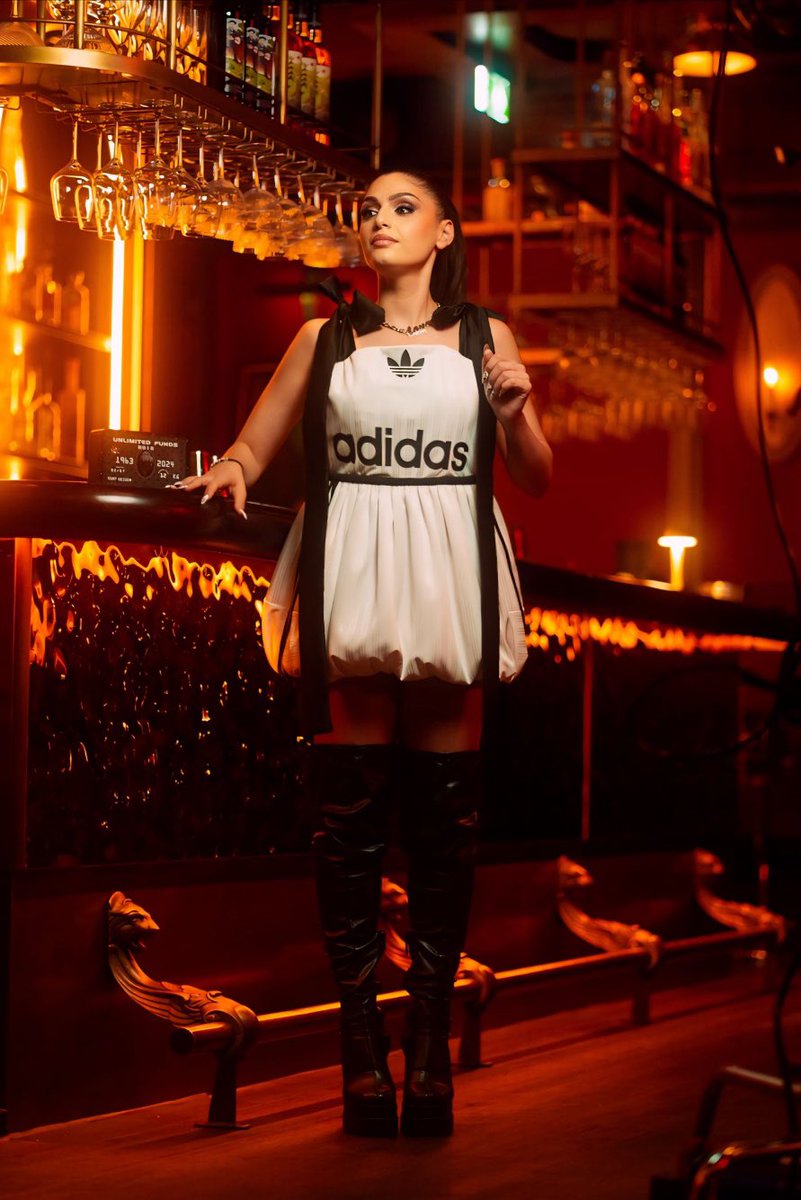 And the countdown begins! …. 
🎶 Love Me Hate Me 🎶 out on 10/01
Pre-Order Now! 👇🏼👇🏼

ffm.to/elenic-lovemeh…