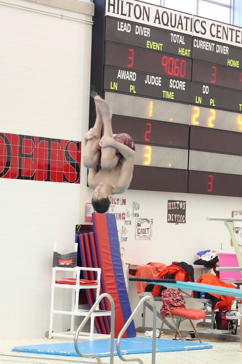The Cadets hosted Penfield today in boys swim and dive. It was a close meet, the Patriots won 98-88. #WeAreHilton 🏊‍♂️🍎