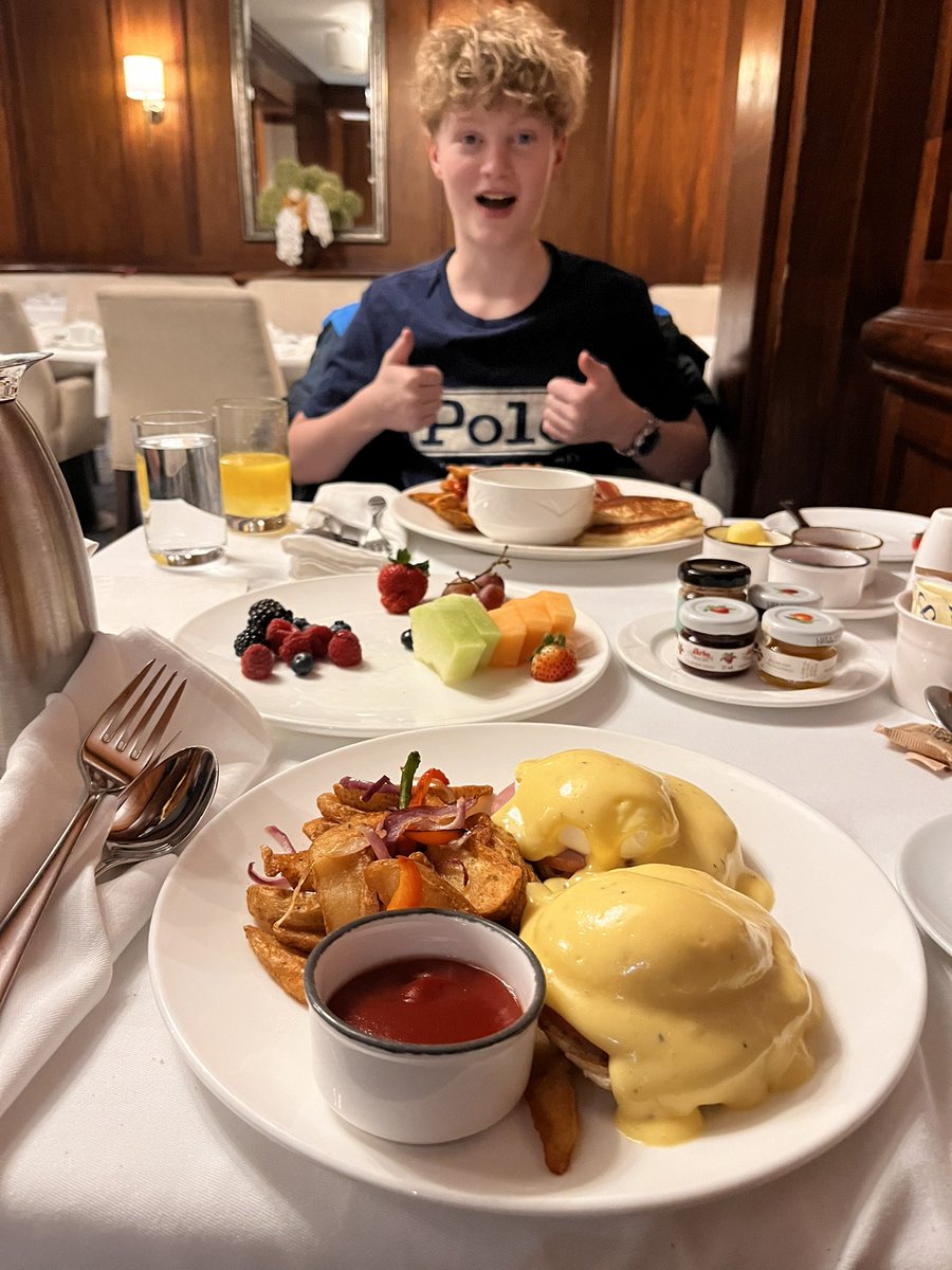 drewkroeker's tweet photo. Breakfast 🥞 at the velvet glove with Hudson https://t.co/PNfP9ivx1z