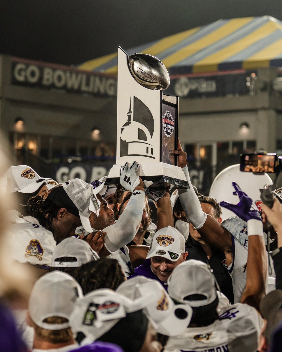 This <a href="/ECUPiratesFB/">ECU Football</a> season was special for me

From running socials, to traveling as a photographer and checking off multiple bucket list experiences! Cant thank <a href="/JarrettOz/">Jarrett Ozimek</a> for putting me under his wing and helping learn more things than I could ever imagine! 

Onto next season 🏴‍☠️