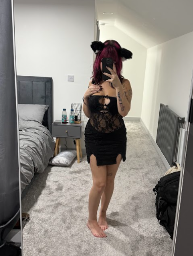 lucykittylux's tweet photo. What would you do if I pulled these out in front of you? https://t.co/zFYsQsjzY5