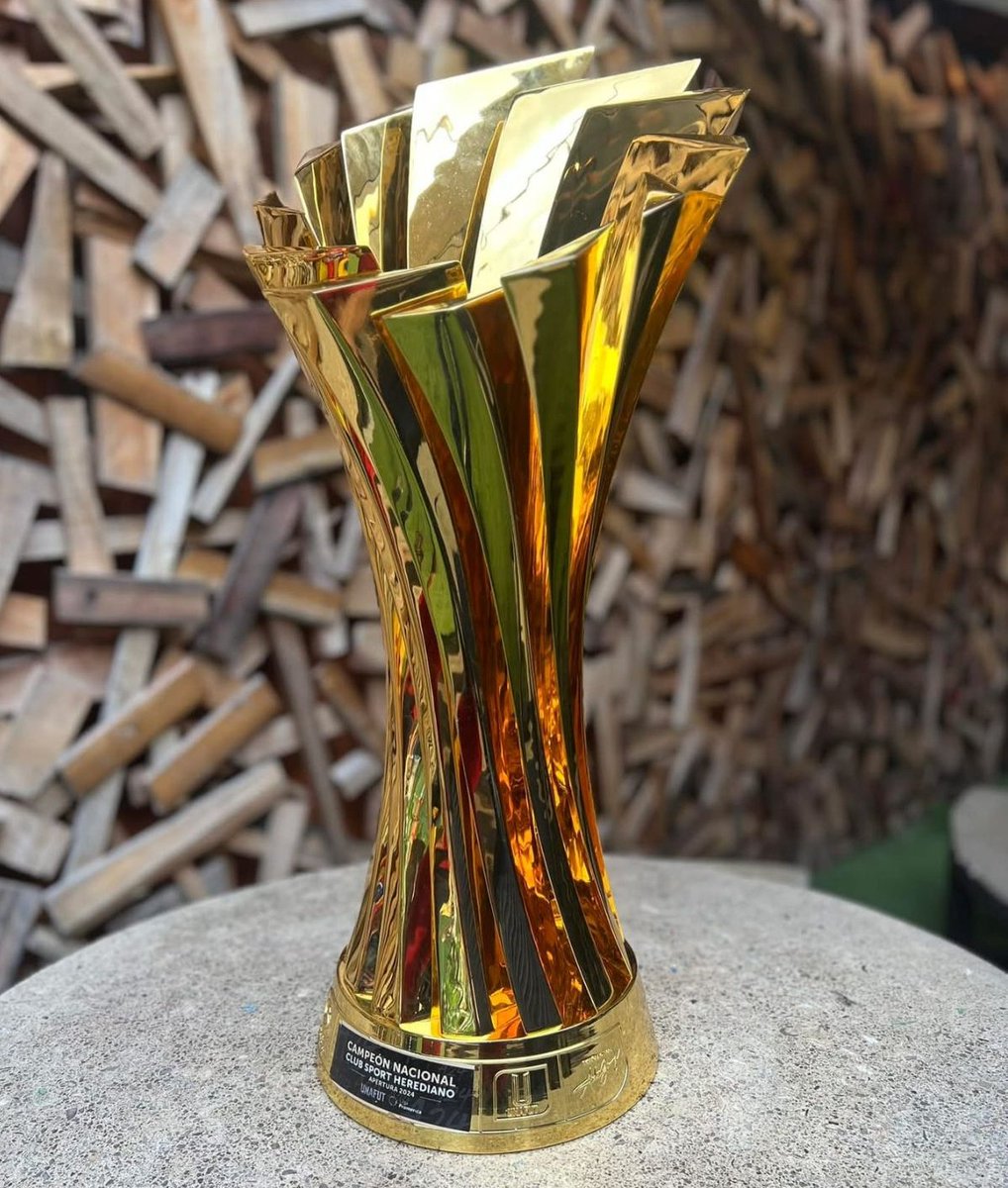 Plan tranquilo para hoy en San Rafael de Heredia... tenemos invitada especial en la querida Soda Lobo, cofundada por mis papás en 1983.
❤️💛🏆